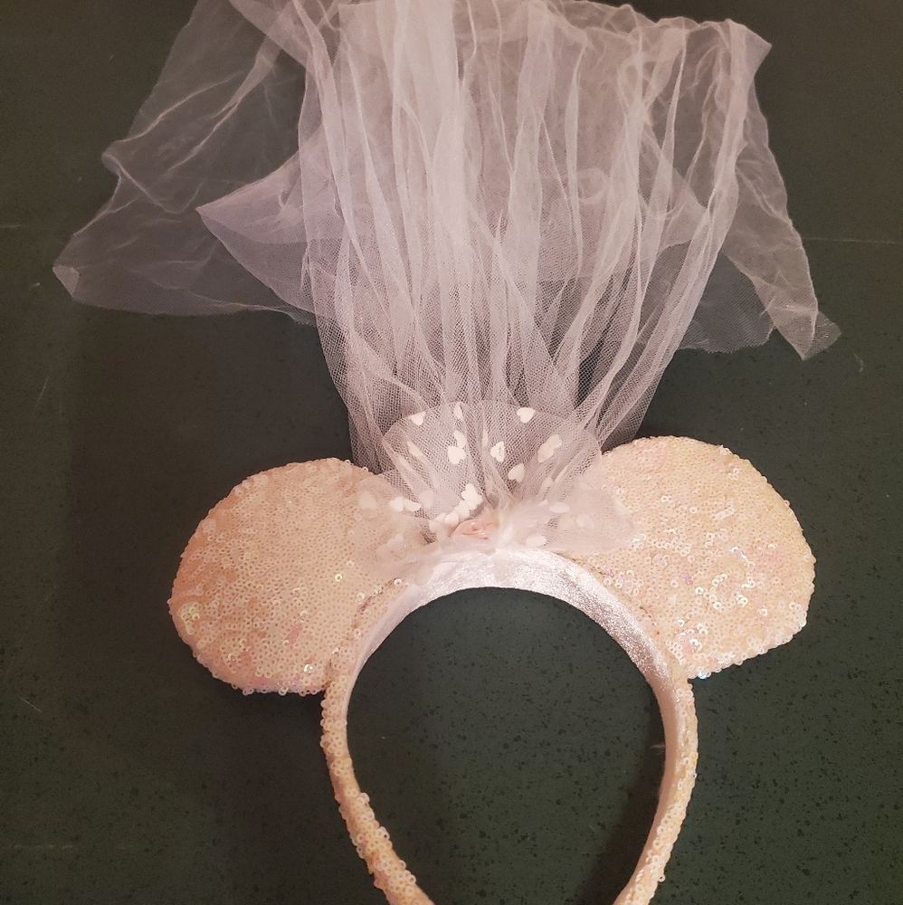 Disney Parks Bridal Bride Minnie Ears Veil